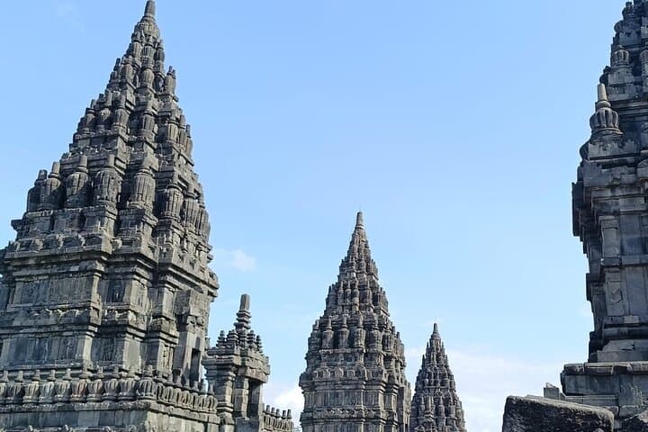 5-Day Jogjakarta Explorer: Borobudur, Dieng Craters & Merapi Sunrise