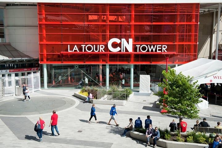 Three-Day Toronto, 1000 Islands & Niagara Falls Tour: CN Tower to Hornblower photo 3