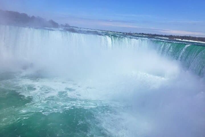 Three-Day Toronto, 1000 Islands & Niagara Falls Tour: CN Tower to Hornblower photo 2