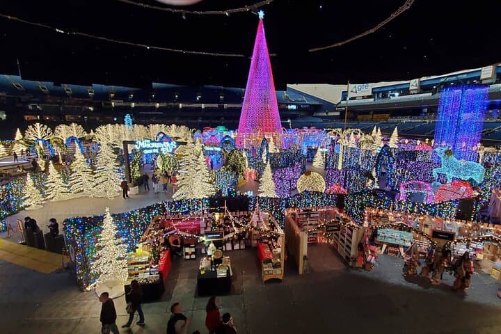 classic-christmas-dallas-midtown-holiday-light-experience