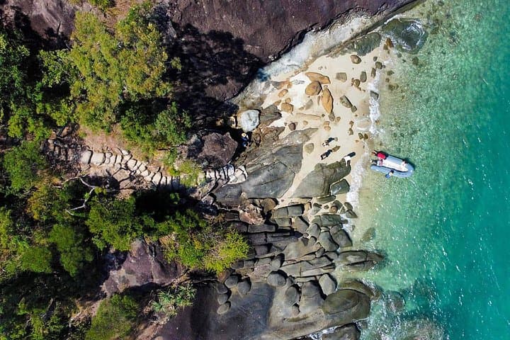 Lady Enid Whitsundays Sailing to Hook Island Ngaro Cultural Site & Snorkelling photo 4