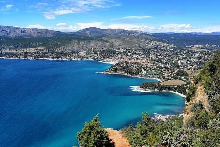 Private Provence Day Tour: Cassis, Aix-en-Provence & Marseille Highlights