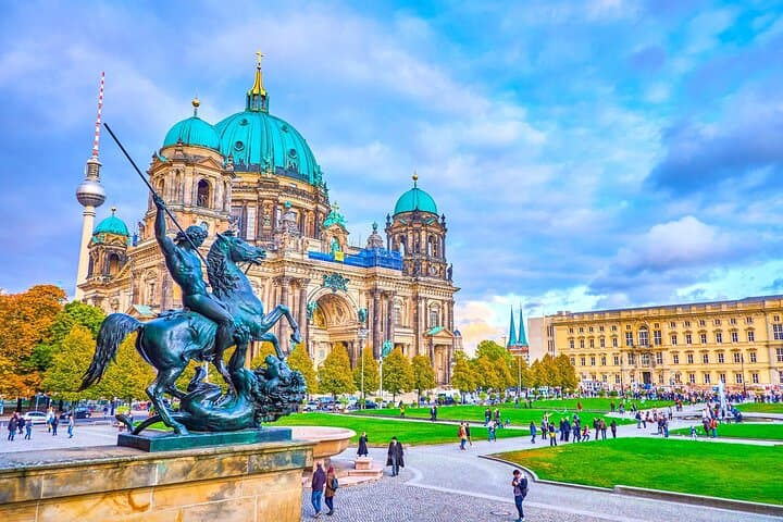 Berlin in a Day: Full-Day Shore Excursion from Warnemünde & Rostock