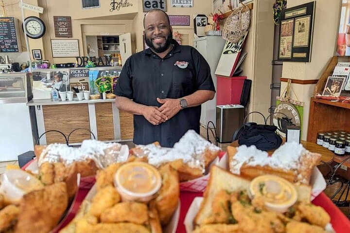 Ride-and-Eat: New Orleans Culinary Bike Tour Through Local Flavors photo 2