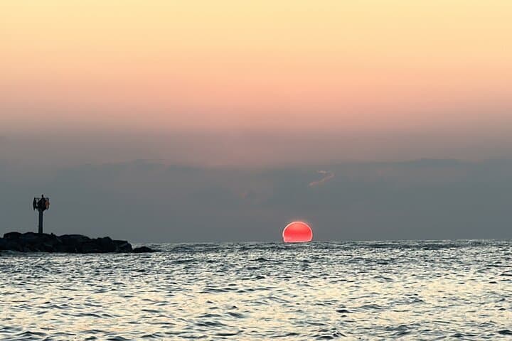 Daytona Beach Sunrise Cruise: Atlantic Dawn with Dolphins and Mimosas photo 4