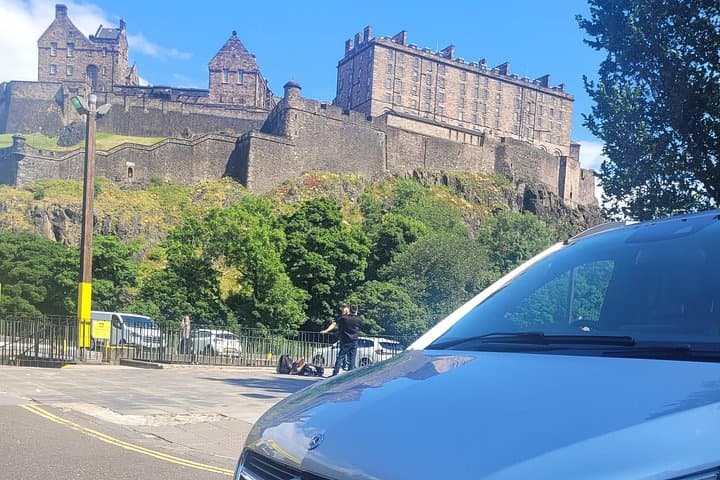 VIP Private Luxury Day Tour of Edinburgh — 8-Hour City Highlights photo 1