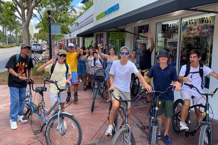 Explore Miami Beach by Bike: Hourly & Daily Beach Cruiser Rentals photo 6