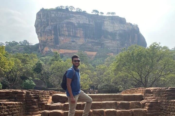 Private Chauffeur Across Sri Lanka — Per-Kilometer Transport Between Hill Country and Coast photo 3
