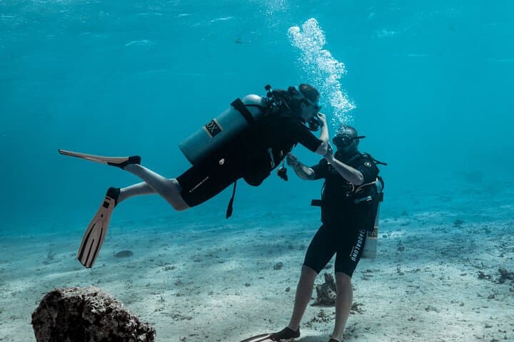 Tahiti Scuba Baptism: Beginner Diving in Turquoise Waters photo 4