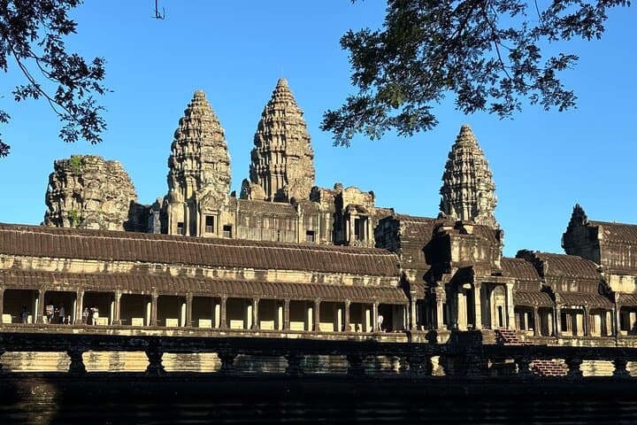 Angkor Iconic Temples Sunrise Tour — Angkor Wat, Ta Prohm & Angkor Thom photo 2