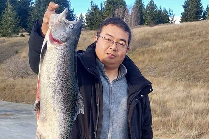 Lake Tekapo 2-Hour Guided Trout and Salmon Fishing Experience photo 4