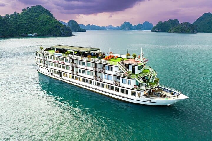 Halong Bay Crown Legend 2-Day Cruise: Kayaking, Caves & Overnight on Deck