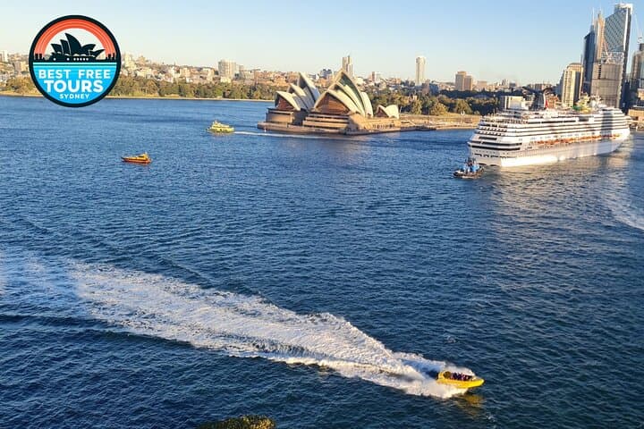 Free Sydney Walking Tour: Circular Quay, Opera House, The Rocks & Botanic Gardens photo 2