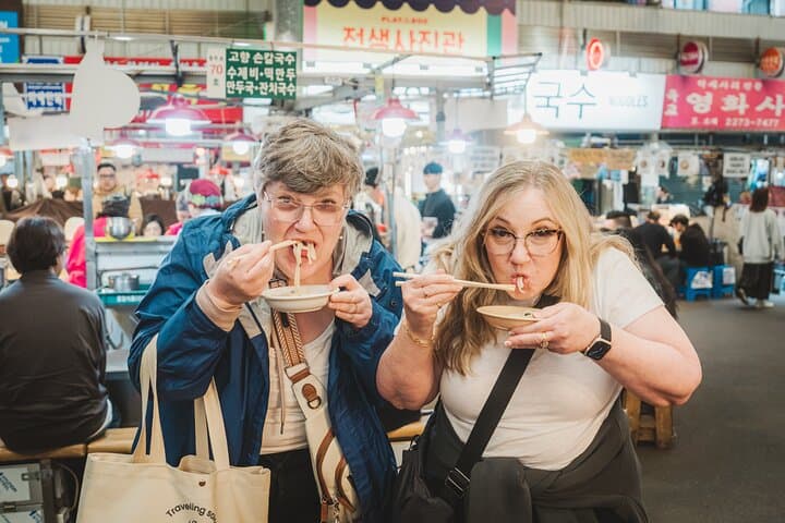 Custom 8-Hour Seoul Walking Tour: Palaces, Markets & Riverfront Views photo 2