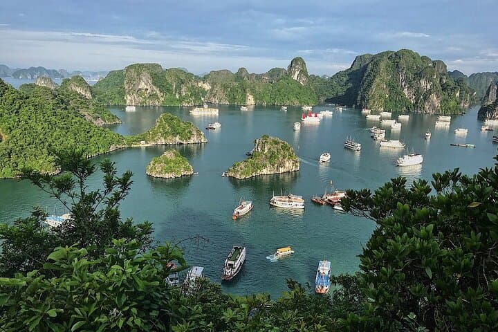 Hanoi to Ninh Binh and Ha Long Bay: 2-Day Bungalow & Bay Cruise photo 2