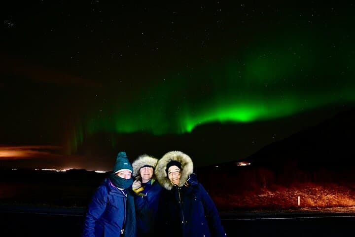 Reykjavik Northern Lights 4x4 Minibus Tour: Photos, Cocoa & Aurora Hunting photo 3