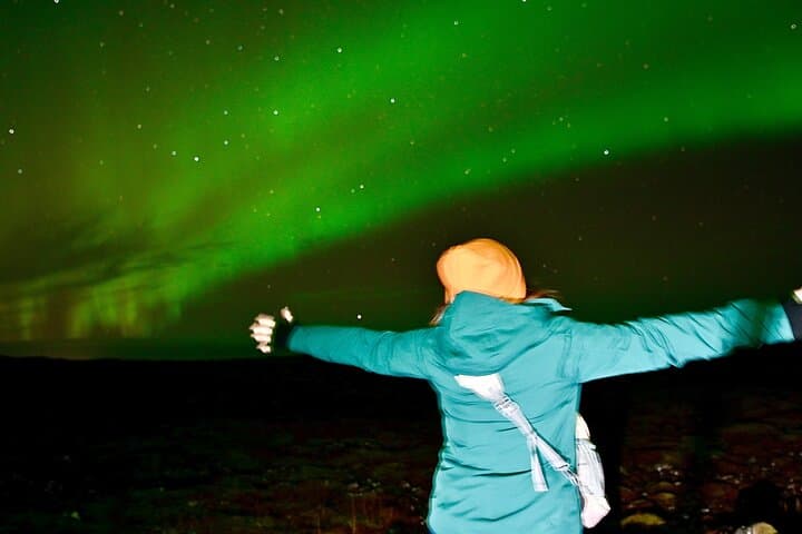 Reykjavik Northern Lights 4x4 Minibus Tour: Photos, Cocoa & Aurora Hunting photo 1