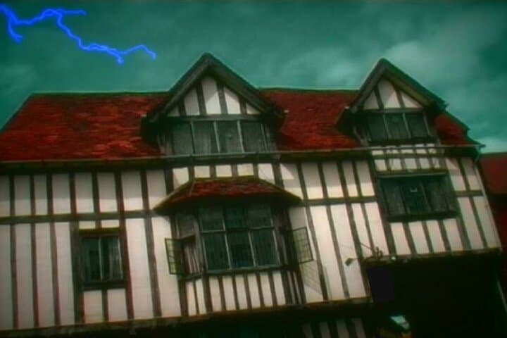 Lantern Ghost Tour in Tudor World: Stratford-upon-Avon Haunted Building Experience photo 4