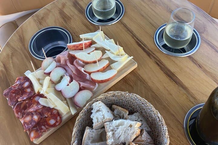 Private Douro yacht cruise from Porto — scenic sail & wine tasting photo 2