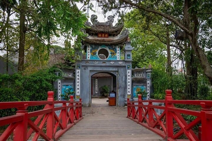Cyclo Through Hanoi Old Quarter: Private 1–4 Hour Sightseeing Tour photo 3