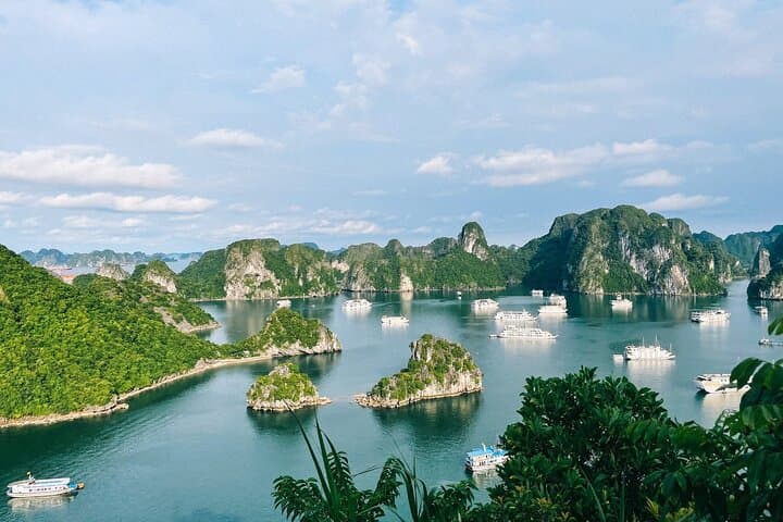 Hanoi to Ninh Binh and Ha Long Bay: 2-Day Bungalow & Bay Cruise photo 3
