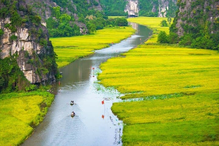 Ninh Binh Day Trip: Hike Mua Cave, Sampan Tam Coc & Bich Dong Pagoda photo 3