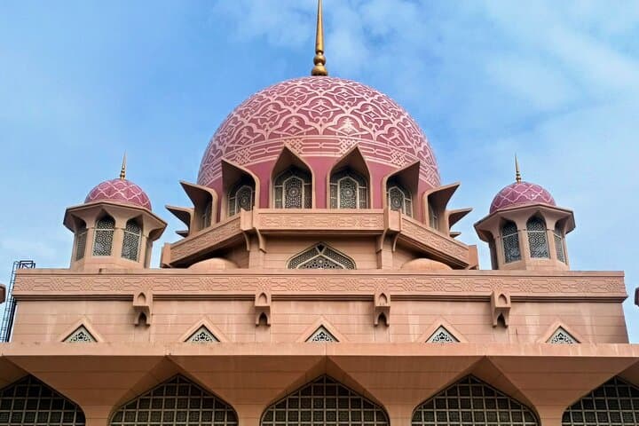 Putrajaya Pink Mosque & Lake Cruise: 4-Hour Shared Tour from Kuala Lumpur photo 1