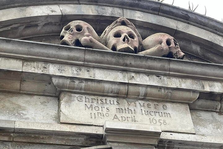 London Great Plague and Black Death Walking Tour: Explore Plague Pits, Pepys & The Great Fire photo 2