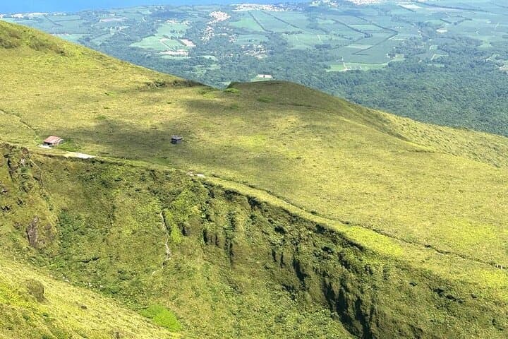 Climb Mount Pelée: An Immersive Volcano Hike in Martinique photo 4