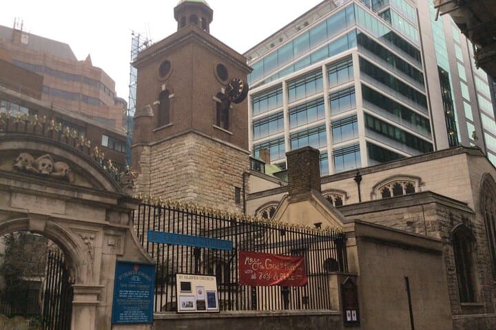 London Great Plague and Black Death Walking Tour: Explore Plague Pits, Pepys & The Great Fire photo 4