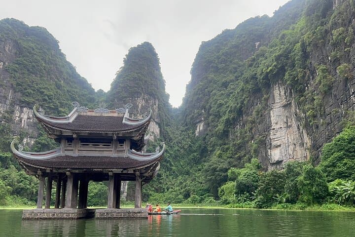 Day Trip from Hanoi to Ninh Binh: Bai Dinh, Trang An & Mua Cave photo 4