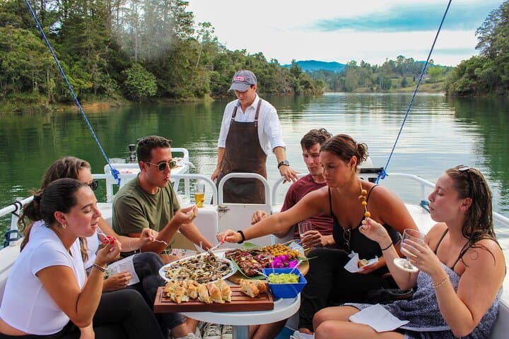 Private Guatapé Day Trip & Lake Lunch with Chef — Boat, Zócalos & La Piedra Views