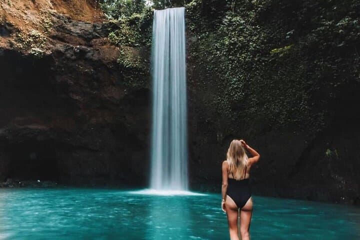 ubud-bali-swing-monkey-forest-waterfall-day-tour-guide photo 3