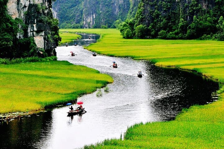 Two-Day Ninh Binh Adventure: Hoa Lu, Tam Coc, Bai Dinh & Mua Cave photo 3