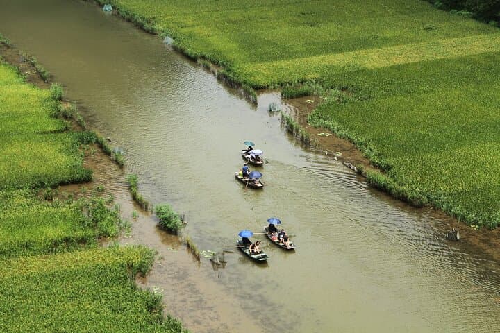 Full-Day Ninh Binh: Hoa Lu, Trang An Boat & Mua Cave Climb photo 6