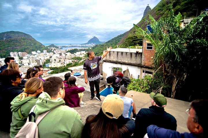 Favela Santa Marta Walking Tour: Local Life, Michael Jackson Viewpoint & Guanabara Bay Views photo 4