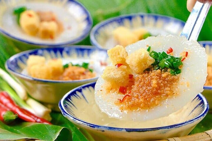 Hue Street Food Walking Tour: Explore Bun Bo Hue, Nem Lụi & Chè photo 3
