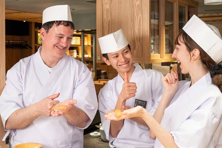Private Tokyo Walking Tour with Sushi Making & Sake Pairing in Asakusa