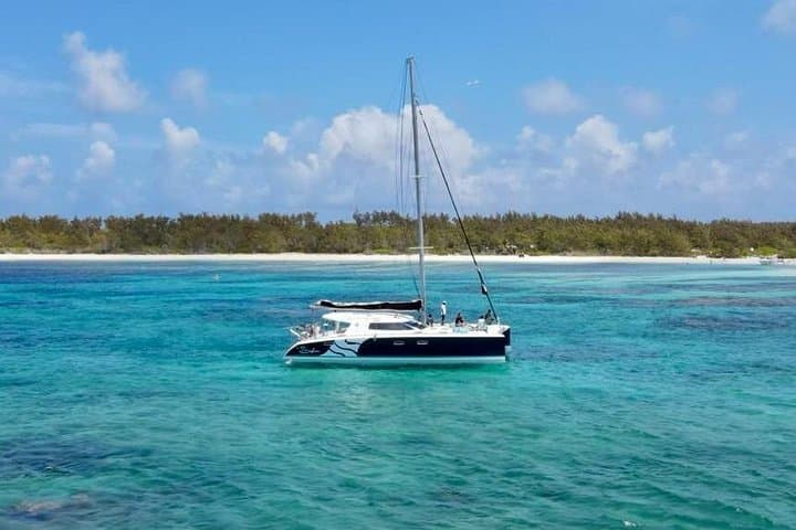Catamaran Cruise and BBQ Lunch from Grand Baie to Gabriel Island photo 4