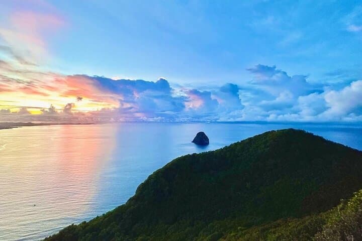 Sunrise Hike to Le Morne: Summit Breakfast with Views of Diamond Rock