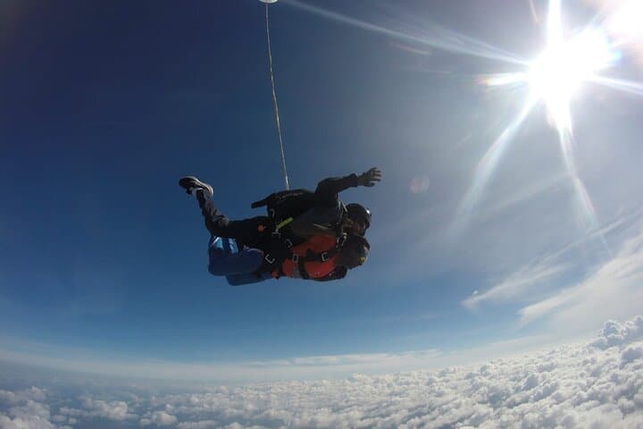 Tandem Skydiving Over Sri Lanka: 13,500‑ft Coastal Jump from Colombo