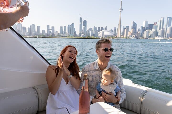Toronto Luxury Yacht Sightseeing Prosecco Cruise — 1-Hour Harbour Tour photo 2
