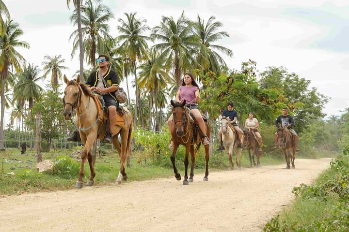 Puerto Escondido Horseback Riding on the Beach & Lagoon Crossing photo 4