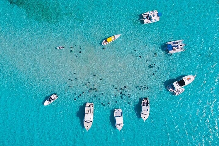 Cayman Combo Tour: Stingrays, Starfish Point & Crystal Caves from Seven Mile Beach photo 3