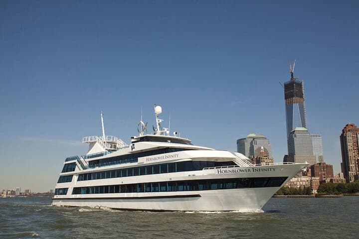 Hornblower Infinity New York: VIP New Year's Eve Fireworks Cruise with Open Bar photo 6