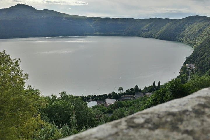 Hike Between Lake Albano and Lake Nemi: Full-Day Volcanic-Lakes Walk from Rome photo 3