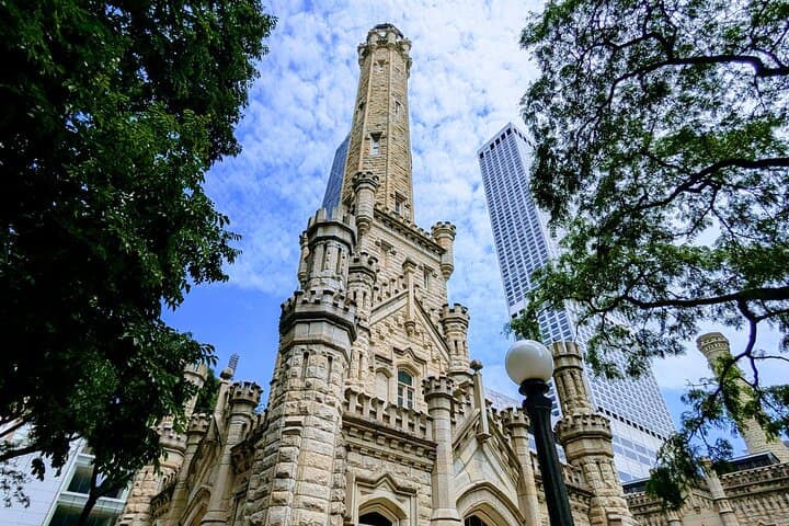 Magnificent Mile Scavenger Hunt — Self-Guided Chicago Walking Tour