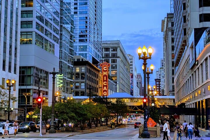 Magnificent Mile Scavenger Hunt — Self-Guided Chicago Walking Tour photo 6