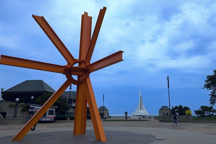 Milwaukee Scavenger Hunt Walking Tour: Self-Guided City Game & Historic Sights