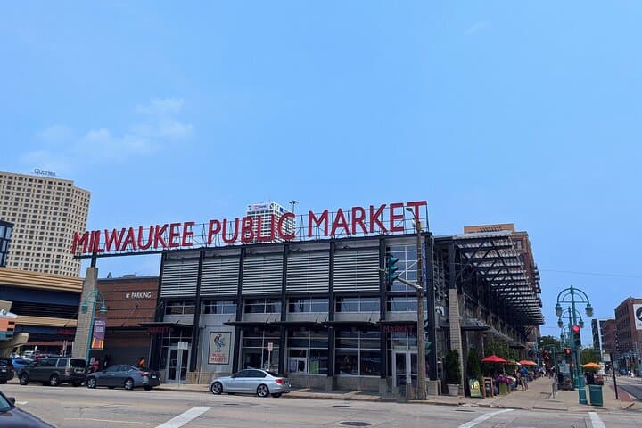 Milwaukee Scavenger Hunt Walking Tour: Self-Guided City Game & Historic Sights photo 4